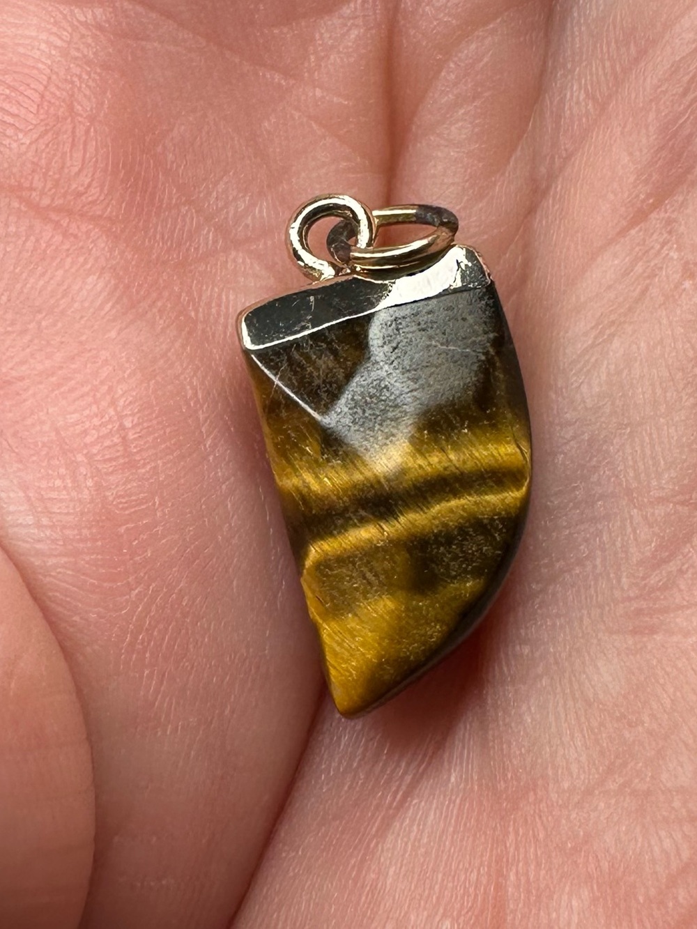 Tiger Eye Gold-Tone Tooth Shaped Pendant Necklace Charm - Women Jewelry